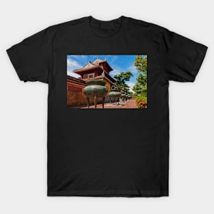 To Mieu Temple Urns. T-Shirt